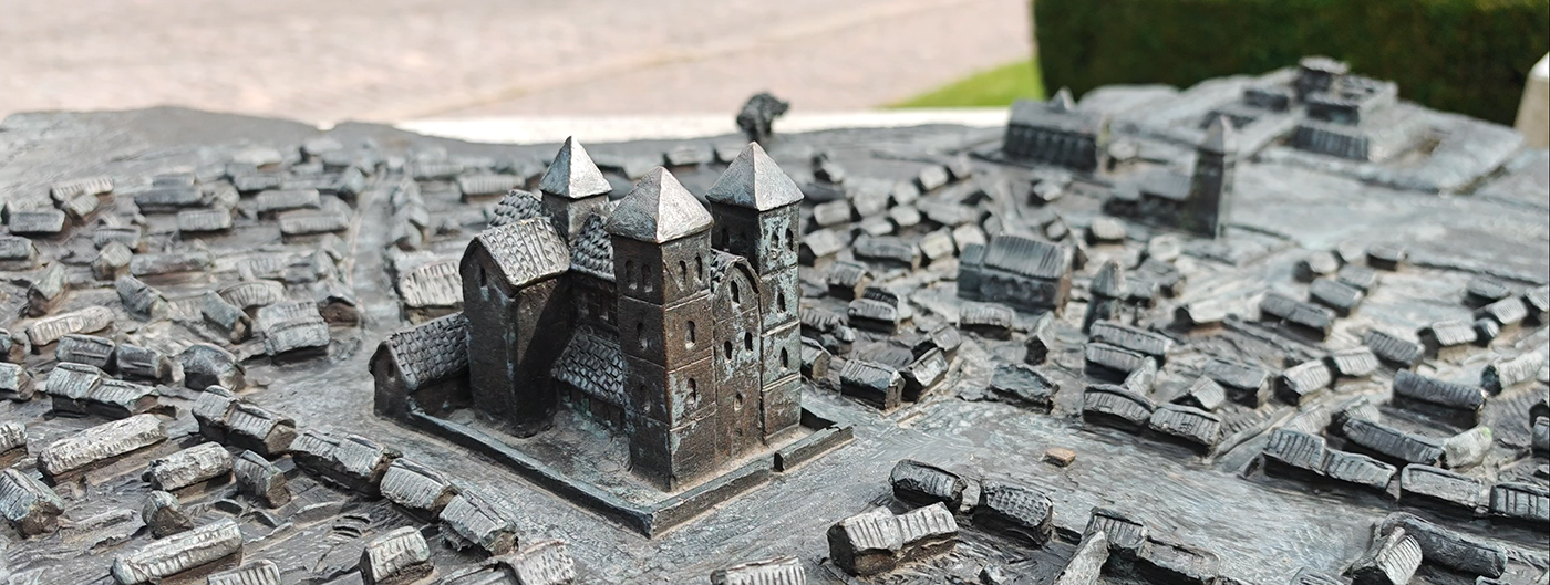 Skara city — Romanesque cathedral and medieval streets